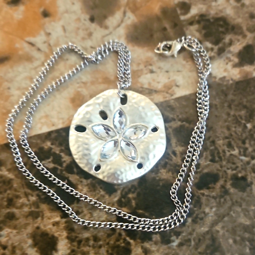 Elegant Sandollar Pendant Necklace